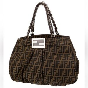 EUC.. FENDI MÍA TOTE🥰